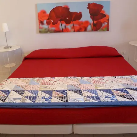 Le Comari Salentine לינה וארוחת בוקר 2*