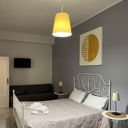Le Comari Salentine Bed and Breakfast Λέτσε