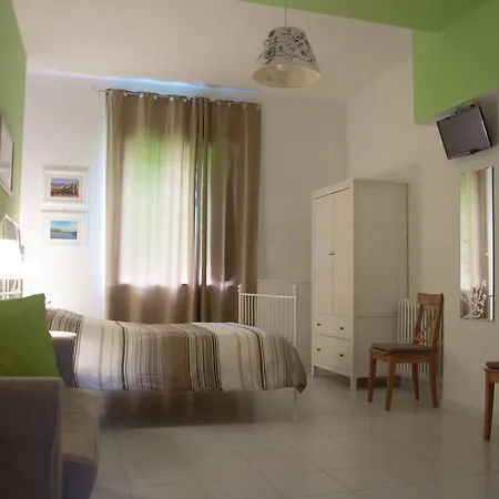 Le Comari Salentine Bed and Breakfast Λέτσε