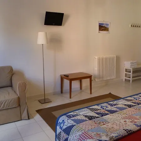 Bed & Breakfast Le Comari Salentine 2*