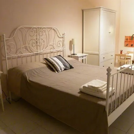 Le Comari Salentine Bed and Breakfast 2*